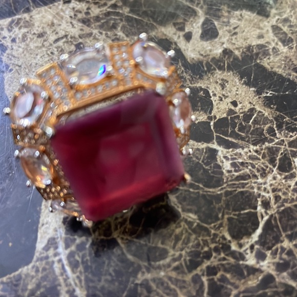 Ring 💍 - Picture 2 of 4